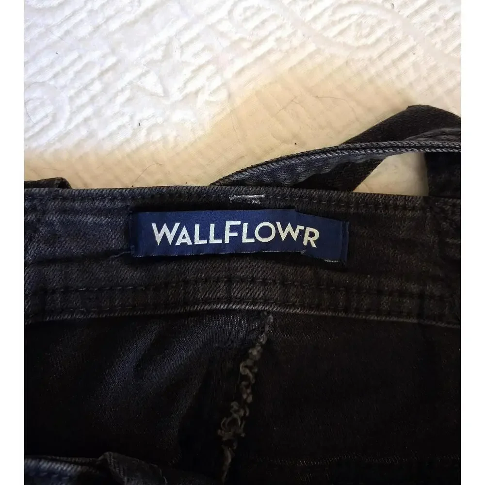 Wallflower Shortall Overall Shorts Cuffed Black Juniors Small 90s Y2K - Picture 4 of 7